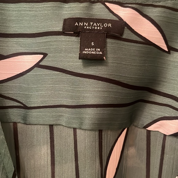 Ann Taylor Factory Blouse - Picture 2 of 4